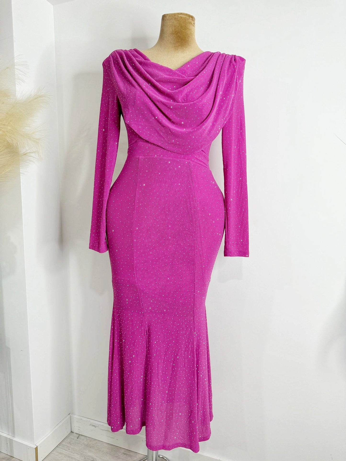 Pink Crystal detailed long sleeves dress