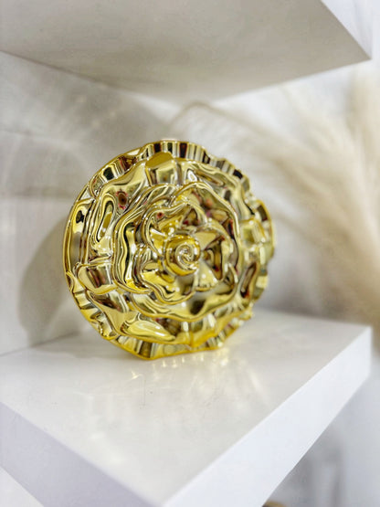 exquisite gold rose-shaped purse