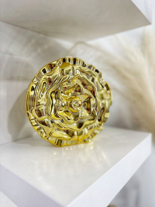 exquisite gold rose-shaped purse