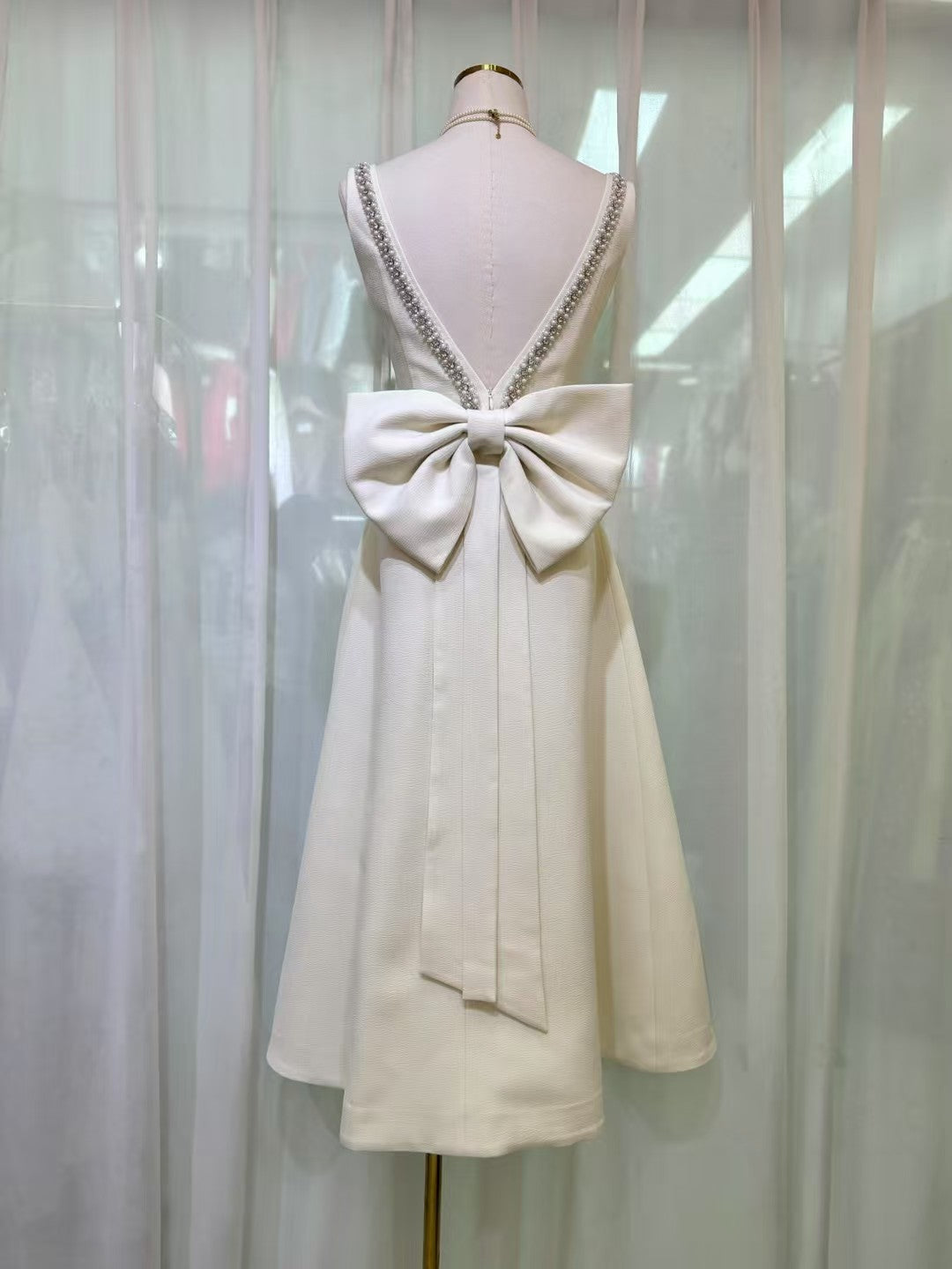 ROSY CREAMY BOW DRESS