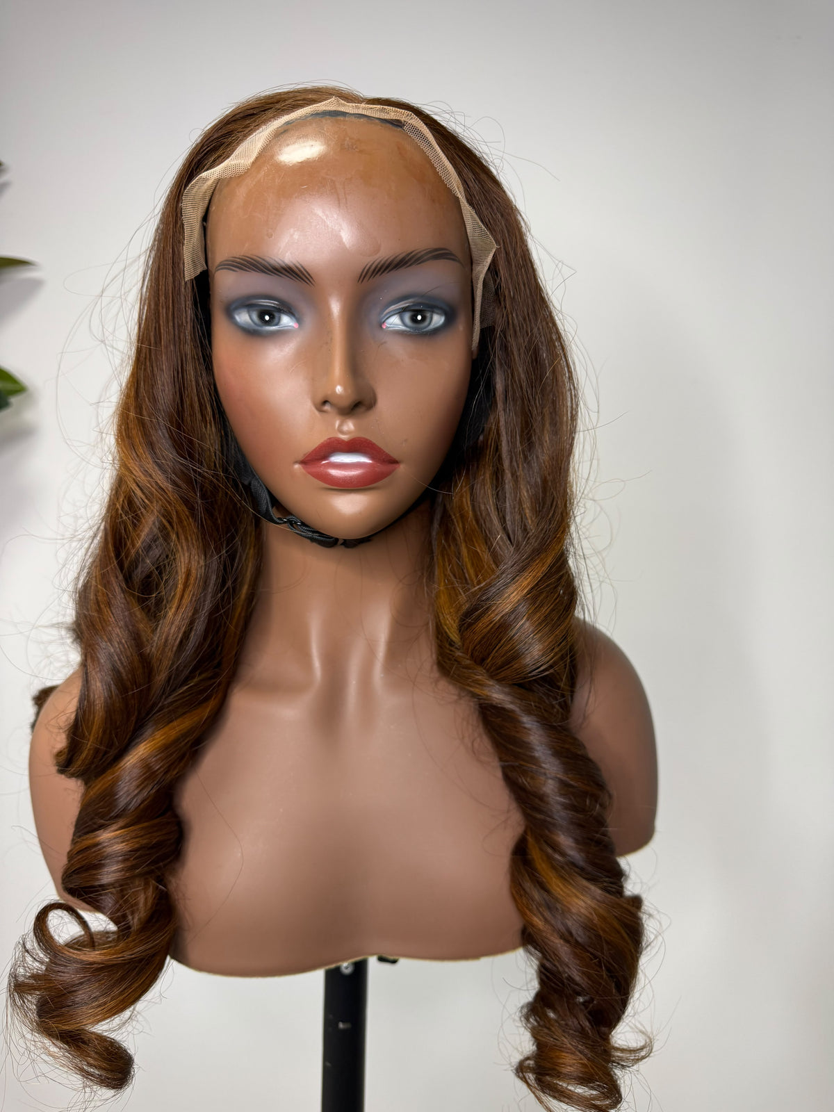 Vietnam’s OMBRÉ ROLL WIG