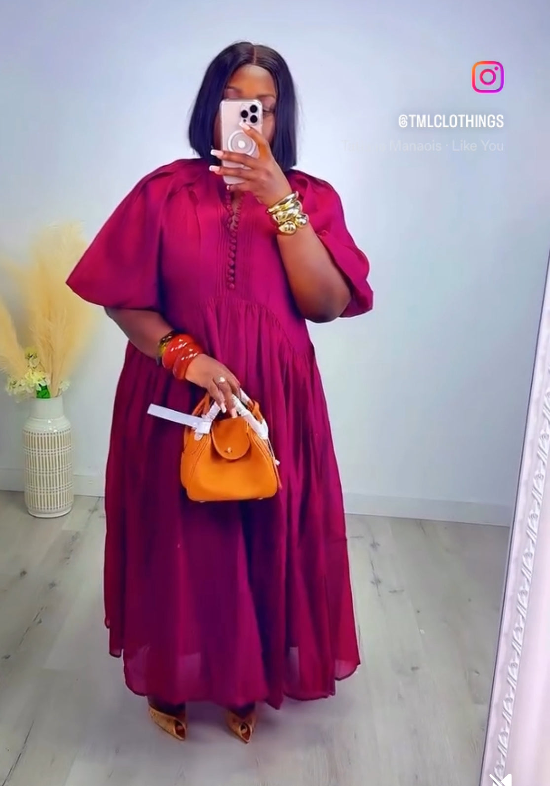Burgundy puffy sleeves dress