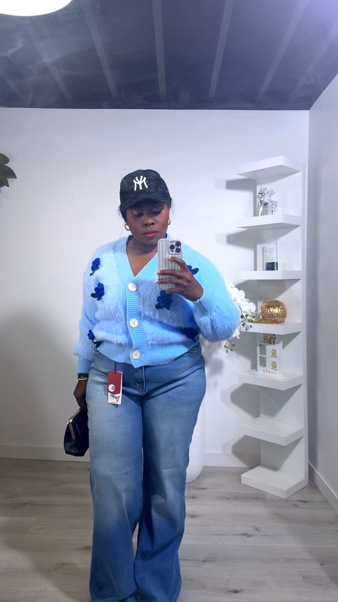 BLUE CARDIGAN & DENIM LOOK