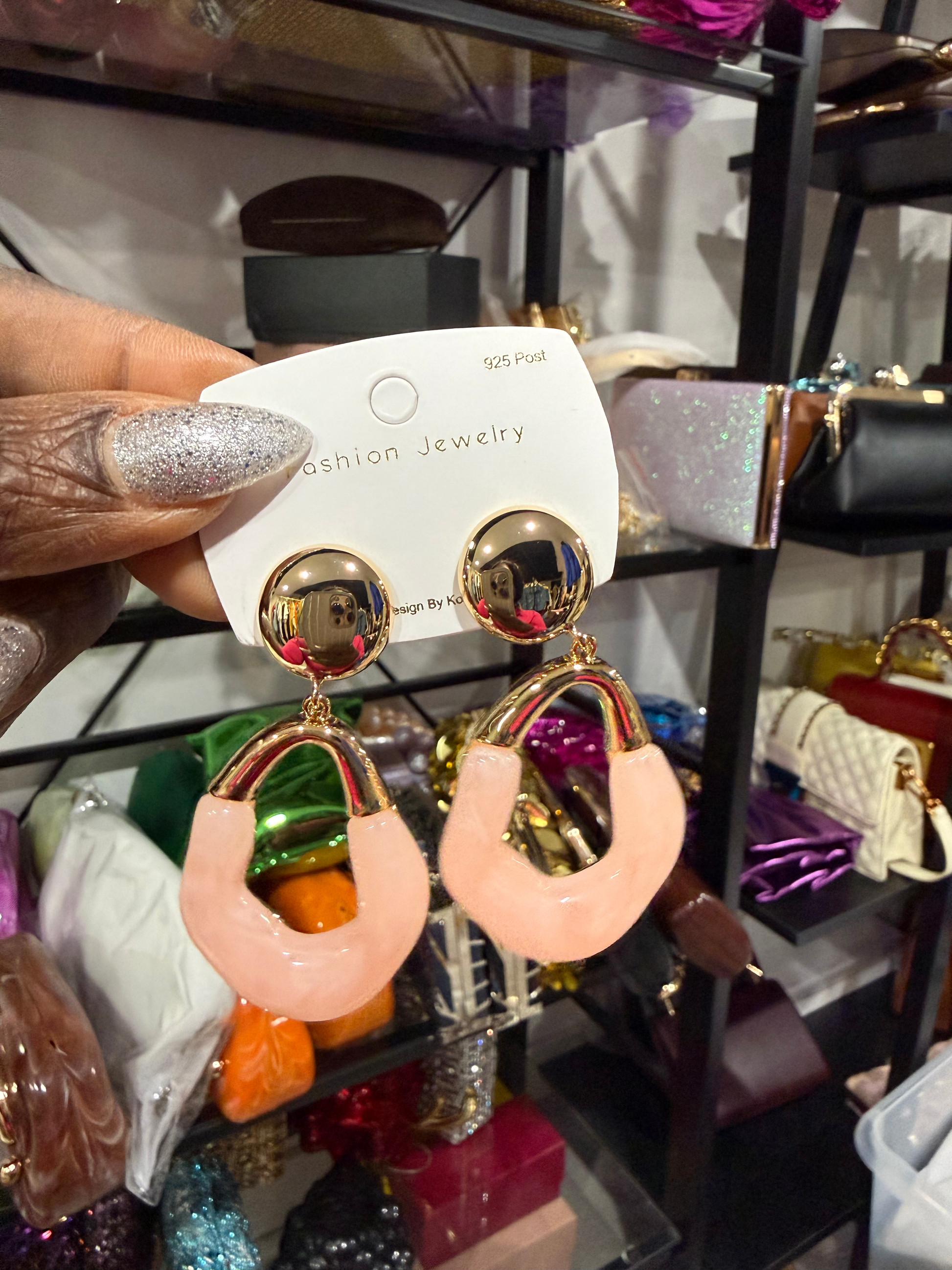 BLUSH LOOP EARRINGS