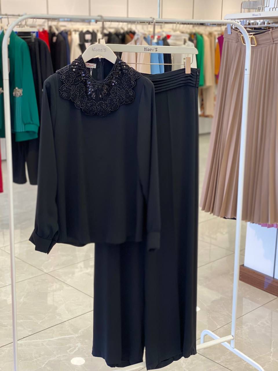 Obsidian Elegance TOP