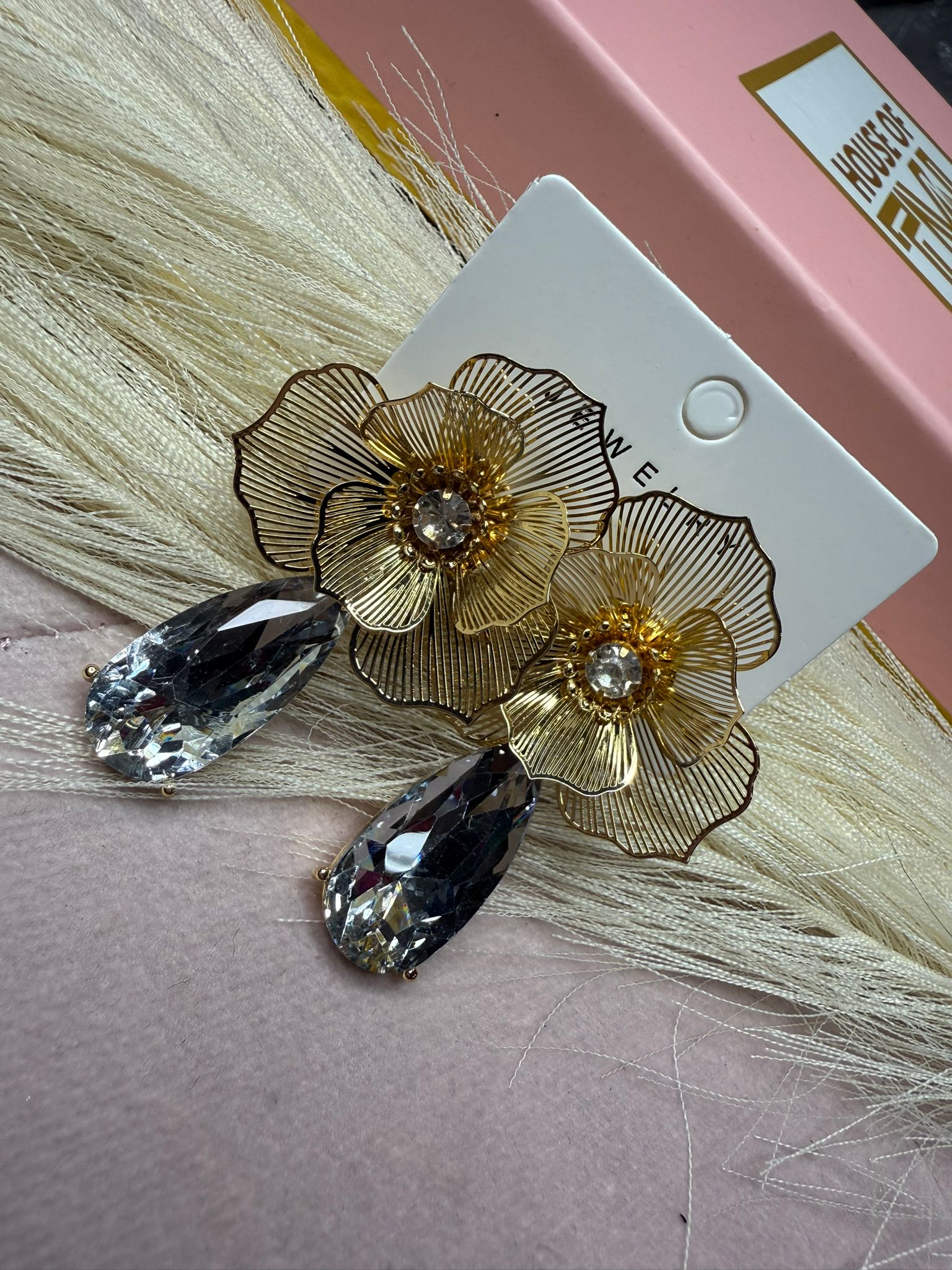 Lumière Éclat Drop Earrings