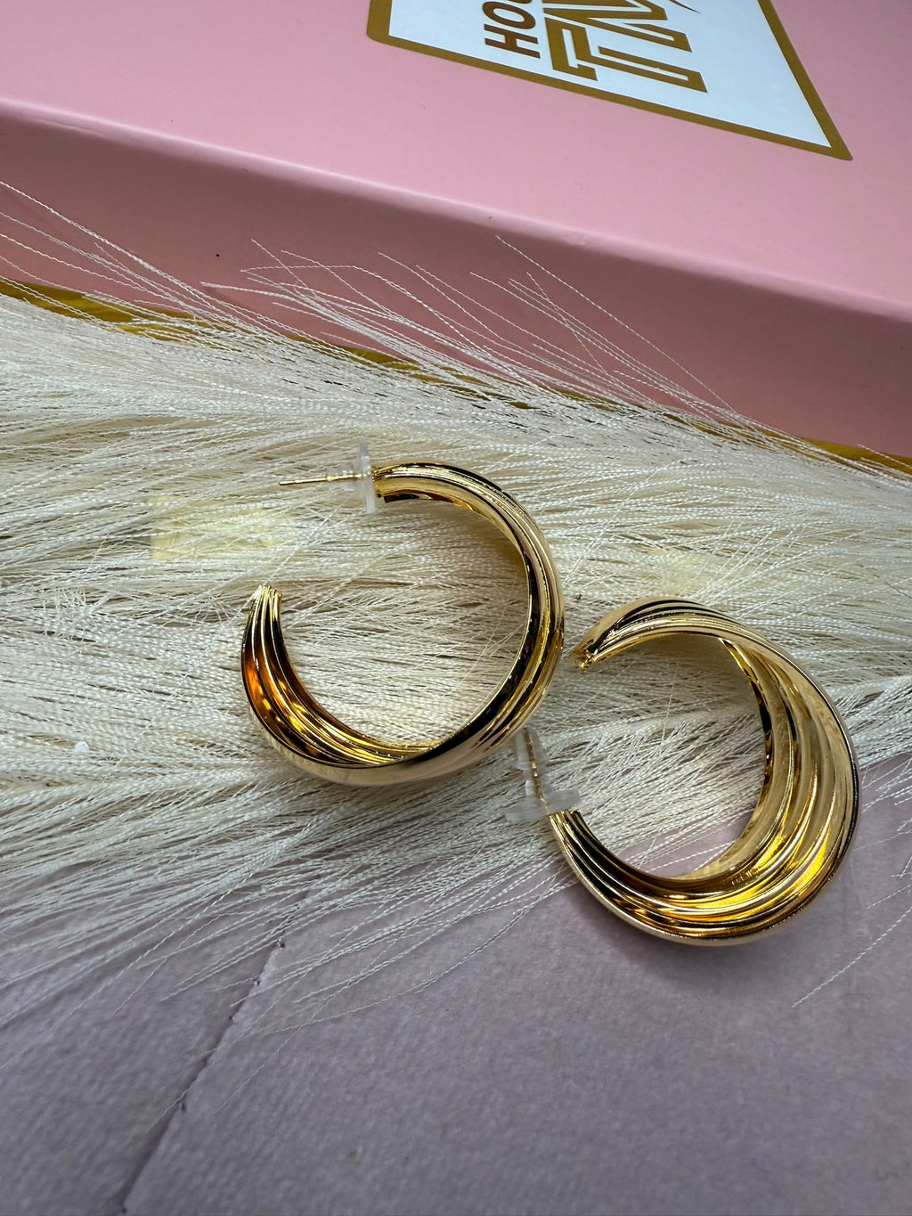 Aurea Wave Hoop Earrings
