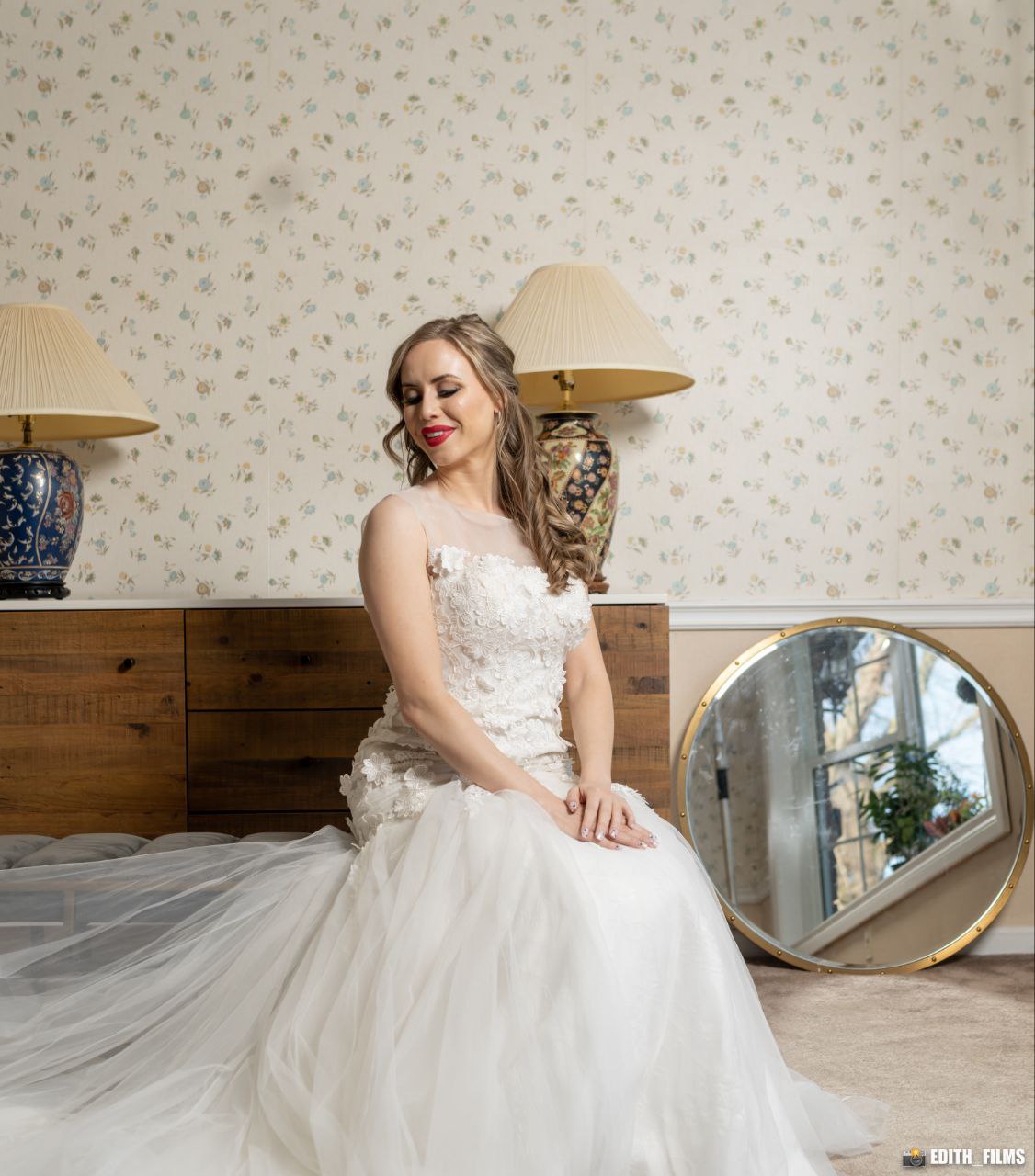 WEDDING DRESS image 0